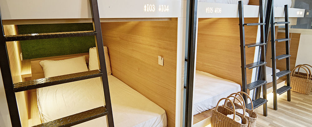 East Hostel Джиаоси Екстериор снимка