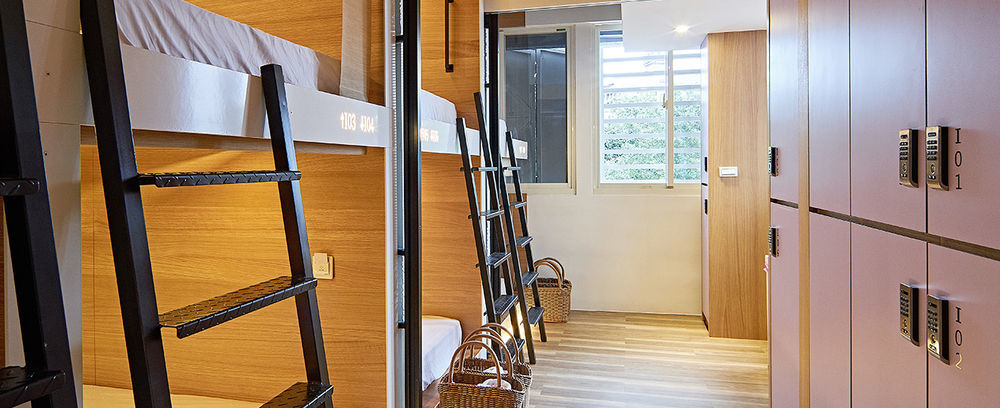 East Hostel Джиаоси Екстериор снимка